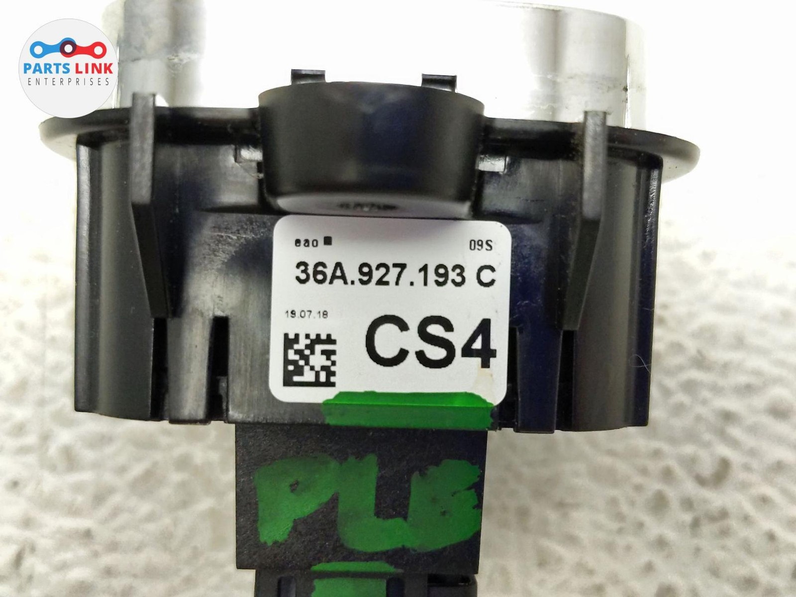 2016-20 BENTLEY BENTAYGA TRACTION CONTROL SWITCH BUTTON HARNESS PLUG ASSEMBLY 3K