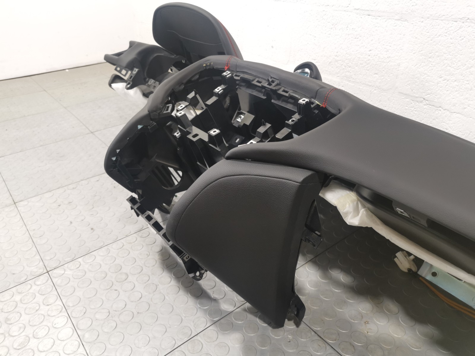 Maserati Ghibli 2016 RWD Auto 3.0 Dashboard Instrument Panel 670012661 OEM