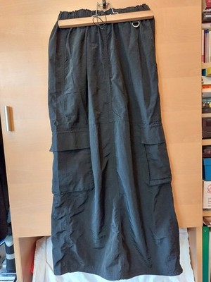 Schmaler langer Rock Schwarz S von Love Tree aufgesetzte Taschen