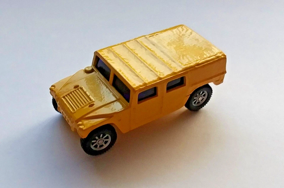 Maisto Commando Humvee Hummer 2 1/2" Inches, Rare Yellow Version, Out of Package - Image 2 of 4