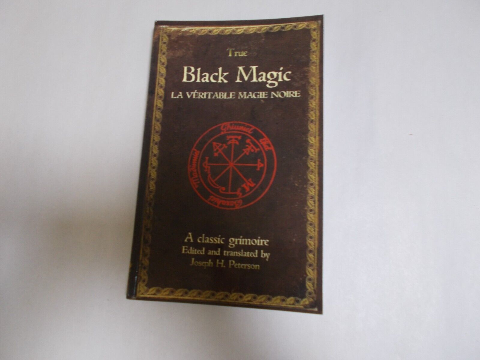  True Black Magic (La véritable magie noire): 9781542698337:  Grego, Iroé, Peterson, Joseph H: Books