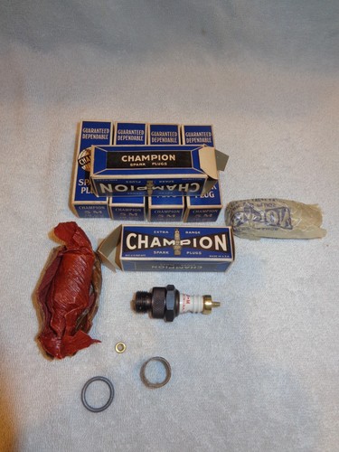 ( 1 ) .. ‘NOS’ Champion 5M Spark Plug ..‘Brass Hat’ .. 2 Ring Design .. USA Made - Picture 17 of 18