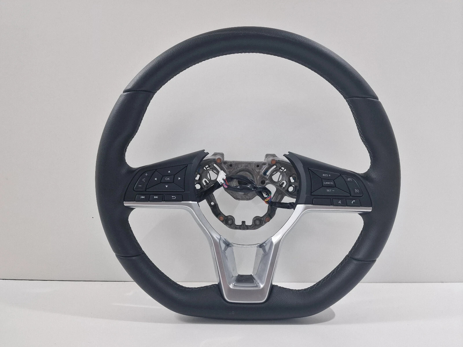 Ricambi Usati Volante Sterzo Multifunzione In Pelle NISSAN QASHQAI J11 2017 2021