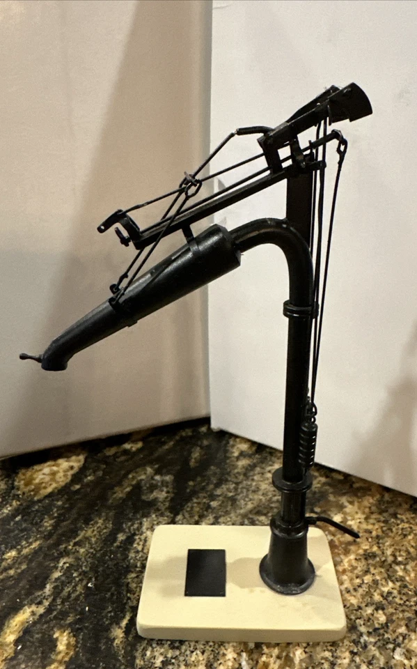 O Scale Brass Operating Water Crane w/Rigging Unboxed - 1:48 - Image 3 of 4