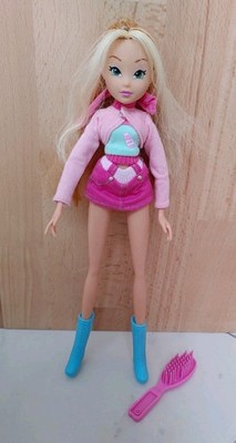 Winx Club 2009 Rainbow Love and Pet Puppe Flora mit Mattel Barbie Bürste