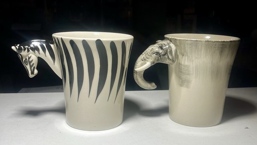 Vintage Set Of 2 Hand-painted Stoneware Pier 1 One Elephant & Zebra Coffee Mugs - Picture 3 of 7
