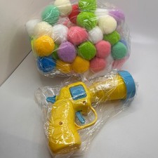 ZUOLUN Cat Toy Launcher with 80 Colorful Pom Poms – Interactive Pet Play New