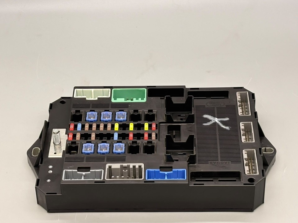 JAGUAR XF PORTFOLIO V6 AUTO - Body Control Module (BCM) Fuse Box CX2314B476AF