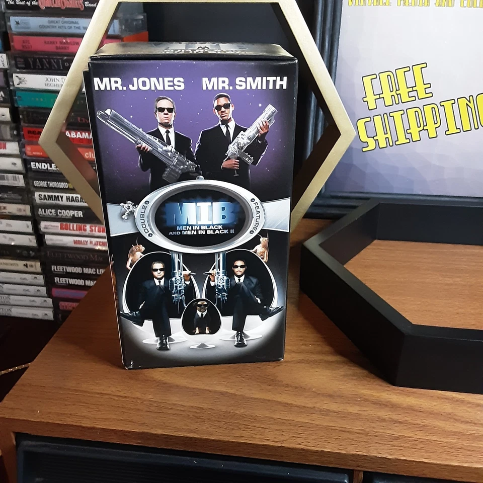Men In Black - VHS Boxset - VGC - 2 TAPES - Free Shipping! Buy 2 Get 1 Free!!! Foto 4 de 4