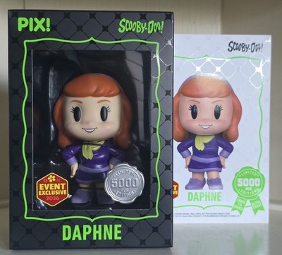 THRILLJOY PIX! SCOOBY DOO: DAPHNE (SHARED EXCLUSIVE)...LE 5,000 PIECES