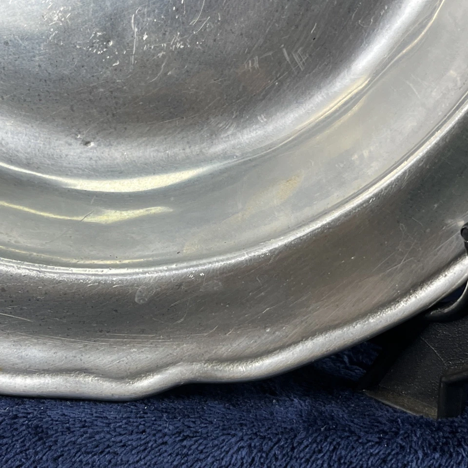 Wilton Armetale Metal Colección Reina Ana Raro 10.5" Plato para Pastel - EE. UU. Foto 3 de 4