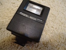 Vintage Focal M-200 Electronic Camera Flash Unit 20-01-38