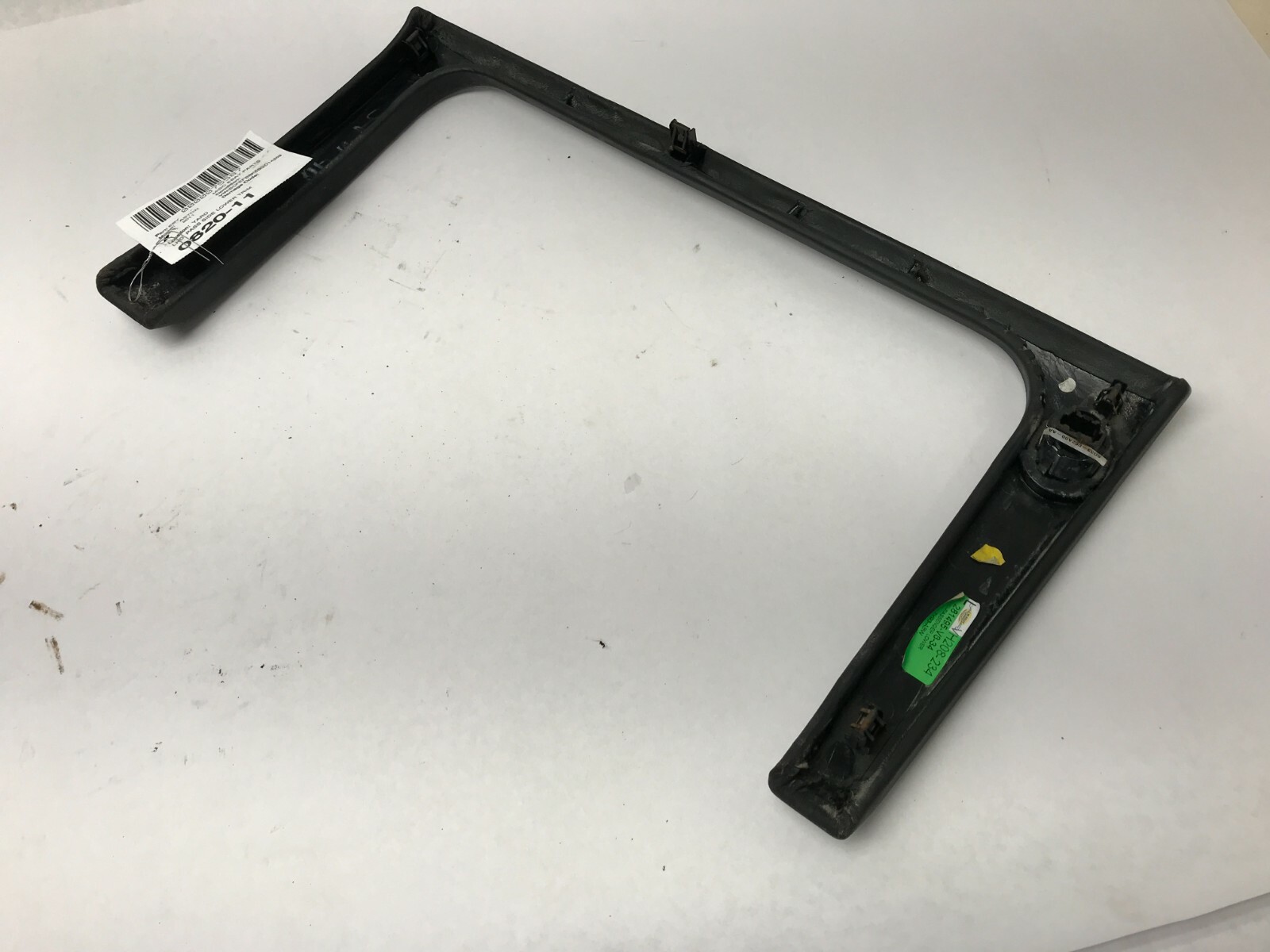 07-16 ASTON MARTIN V8 VANTAGE DASH TRIM PIECE LEFT DRIVER SIDE LOWER KNEE 