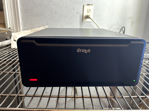 Drobo B800fs 8-Bay Network Attached Storage Device No Hard Drives - Photo 1/3