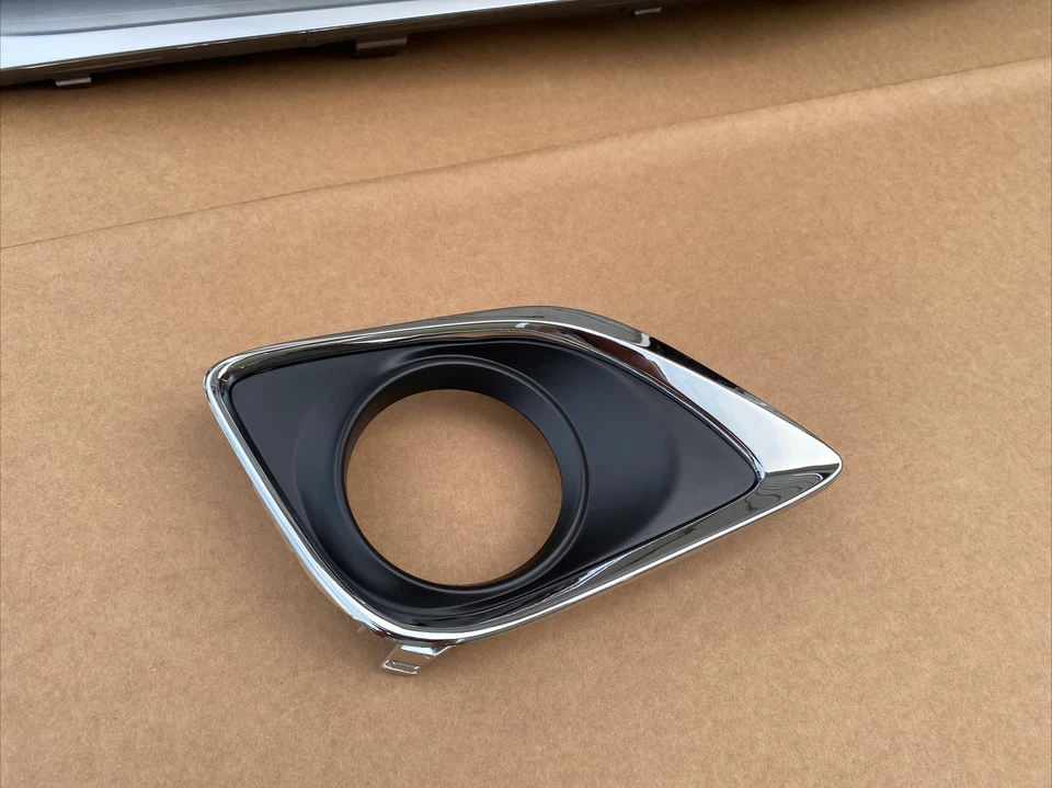 Juego de 3 piezas TOYOTA VENZA 2013-2016 parachoques delantero rejilla superior plateada con biseles antiniebla NUEVO Foto 3 de 4