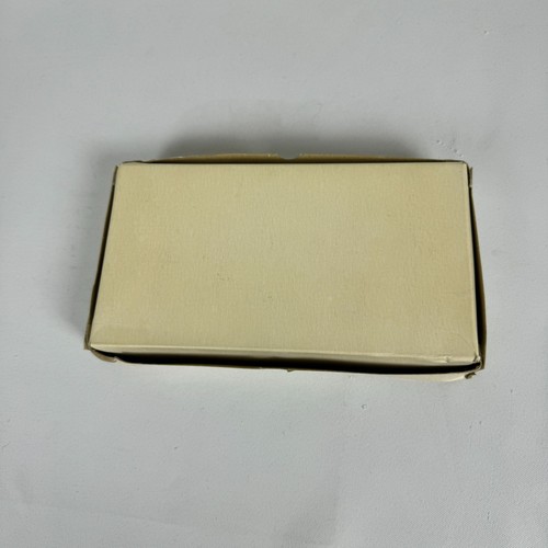 Vintage 1960 Arrow Pearlescent Beaded White Clutch Purse Zip Top w/ Original Box - Picture 13 of 15