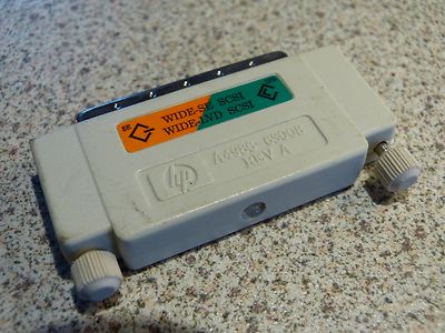 HP SCSI Terminator WIDE-SE - WIDE-LVD HP A4986-63008