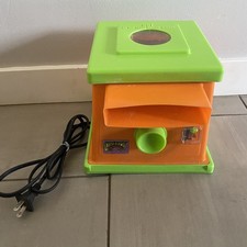 Vintage Toymax Creepy Crawlers Workshop Orange Green Oven Bug Maker Working