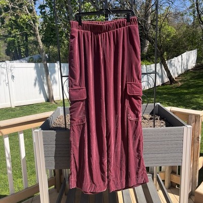 Universal Thread Wide Leg High Rise Berry Velvet Pull On Cargo Pants Size M