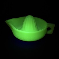 Vintage JADEITE SUNKIST REAMER JUICER GREEN MADE IN USA #68764 Glows!