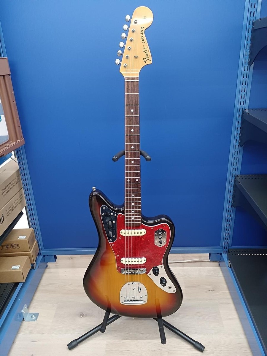 FENDER JAGUAR Used Basswood body Maple neck Rosewood fingerboard
