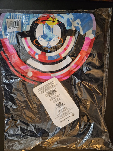 Pokémon Go Fest 2021 T Shirt Adult Size New Sealed with Tags Large - Picture 1 of 5