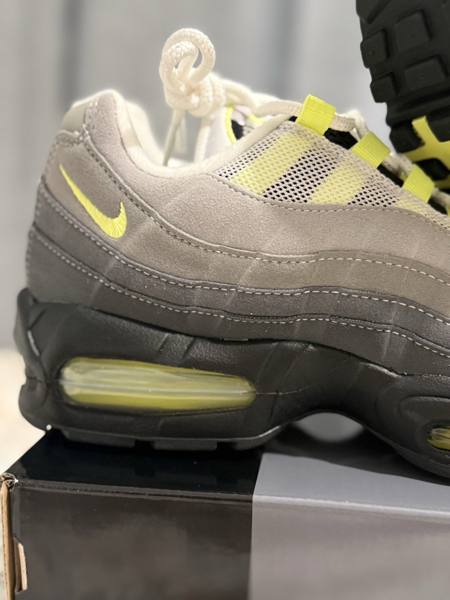 Nike Air Max 95 OG Big Bubble NEON Women's size 10 Men’s 8.5 -Brand NEW with Box — product photo 15 of 19