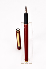 Montblanc Slim Line Metall-Füllfederhalter, Feder "M" matt Ziegelrot/Gold. (F50)