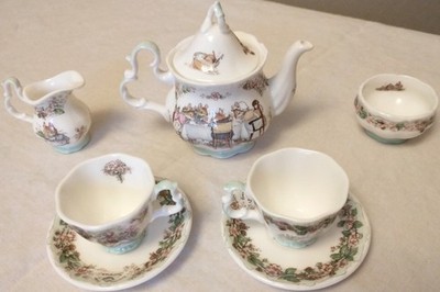 Brambly Hedge Miniatur Teeservice: Teekanne Zuckerdose Sahnekännchen Teetassen Untertassen