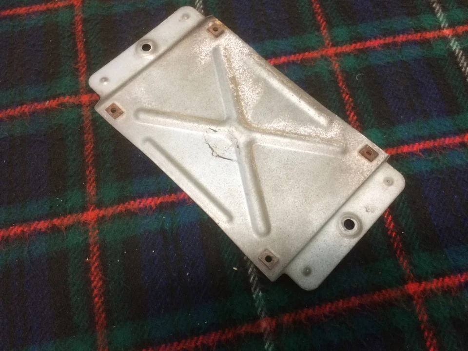 Montaje en placa trasera Saab Classic 900 Foto 2 de 2