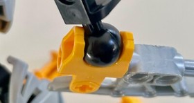 Bionicle Toa Ignika 8697 with 4 Zamor Spheres & Manual.  Complete  .