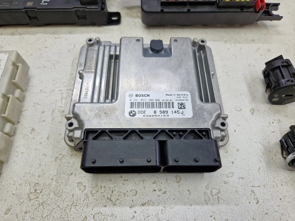 2016 BMW 1 SERIES 116D F20 M SPORT IGNITION KIT ECU SET 8589145 6825538 - Image 3 of 4