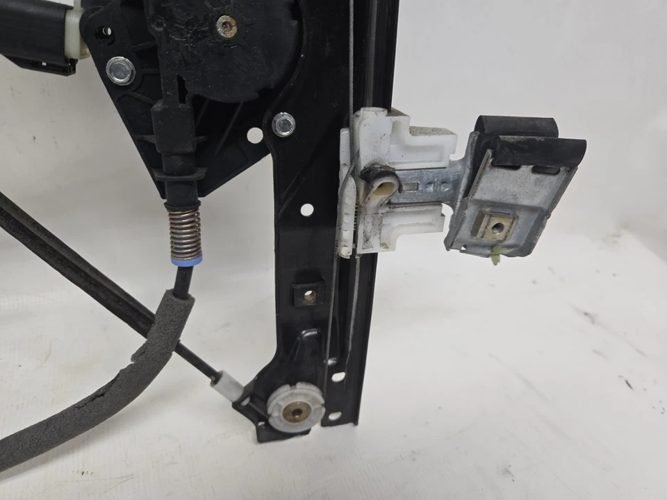 Jeep Grand Cherokee WK 07-10 Passenger Right Front Door Window Motor Regulator - Image 3 of 4