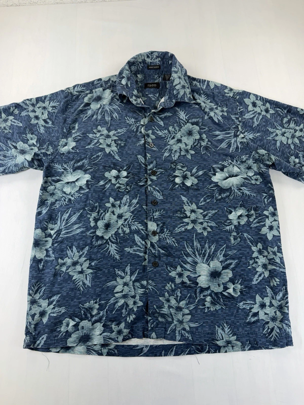 IZOD Silk Hawaiian Shirt Blue Floral Mens M Short Sleeve Button Up
Opens in a new window or tab