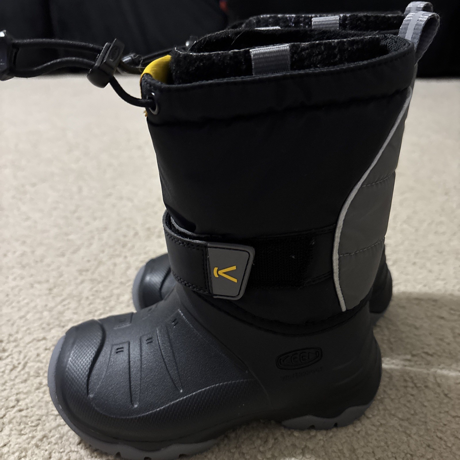 Stivali impermeabili KEEN Youth taglia 11 Lumi II bambini neri 400 g isolamento 1023714