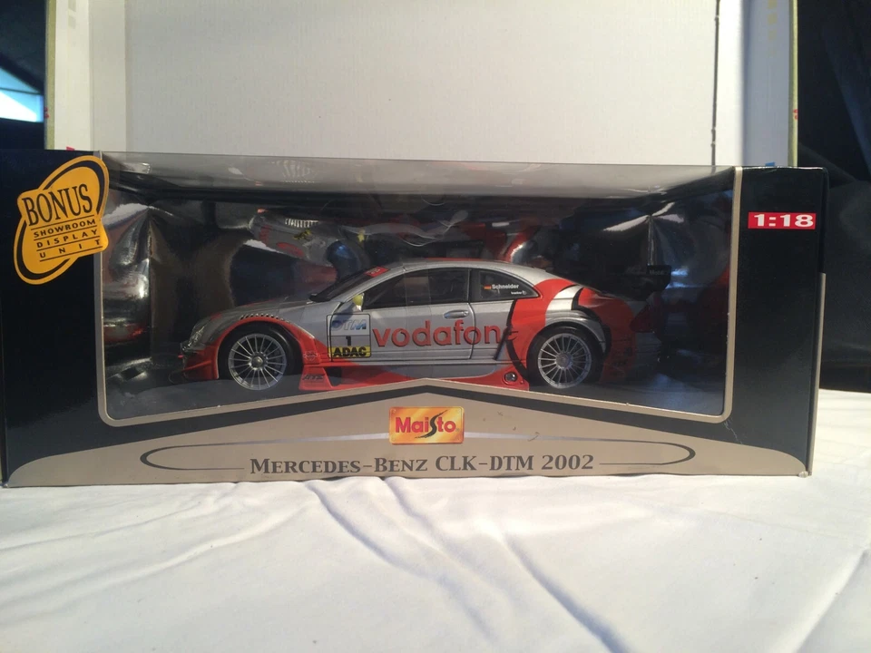 Mercedes Benz CLK DTM 2002 Schneider Maisto GT Racing 38649/0 1/18 scale  - Imagen 3 de 4