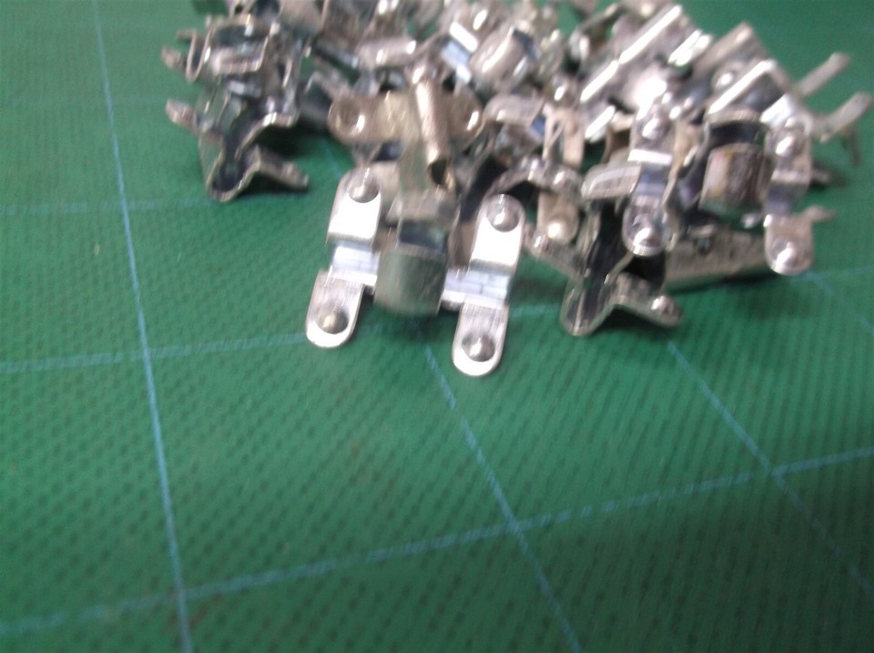 (24) 1/4 Turn Retainer Clips w hole for Ballast Cover and Reflectors | eBay