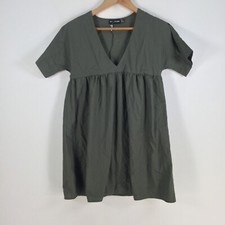 PRETTYLITTLETHING Womens dress size 4 mini khaki green short sleeve Vneck 064309