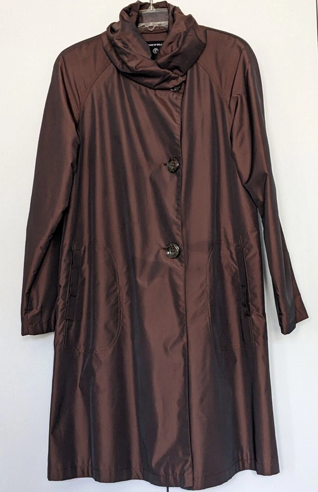 Capa de chuva feminina na cor marrom e forro. - Imagem 4 de 4