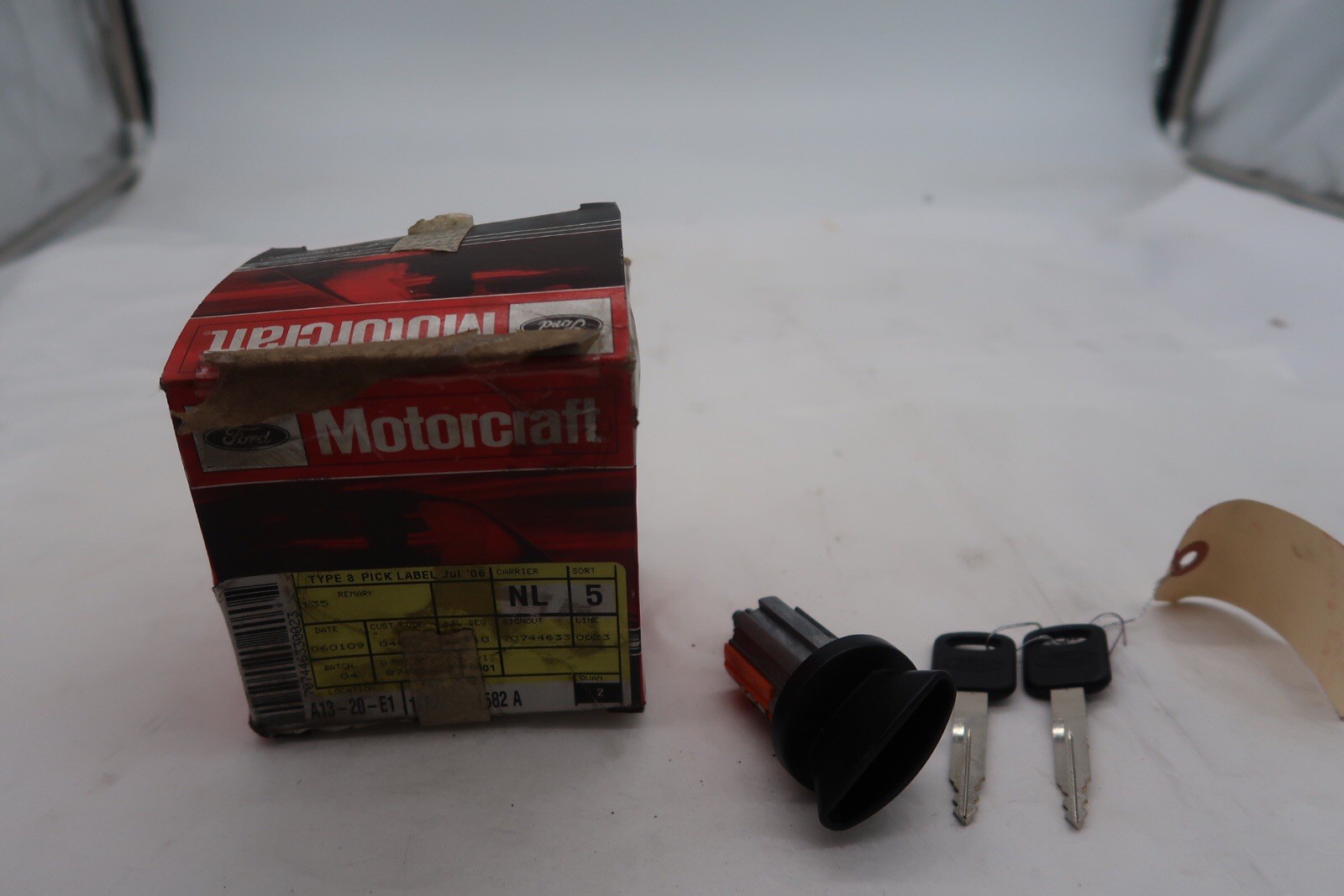 SW6383 Motorcraft Ignition Lock Cylinder for E350 Van E450 E150 E250 F450 Truck