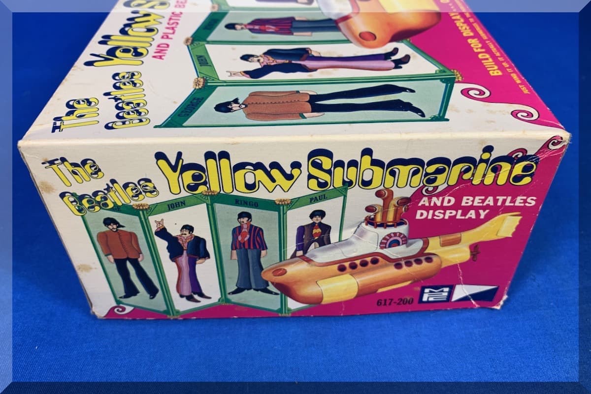 THE BEATLES YELLOW SUBMARINE DISPLAY PLASTIC MODEL KIT 617-200