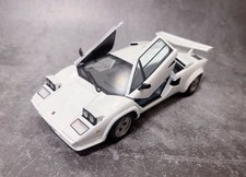 1 18 AutoArt Lamborghini Countach White AUTOart Lamborghini Countach 5000S White
