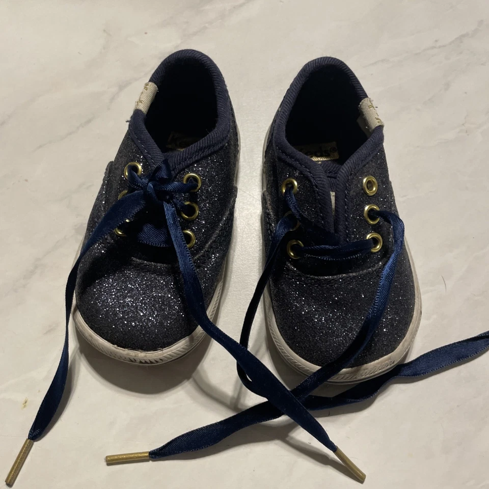 Keds Kate Spade 闪耀婴儿运动鞋 2M 婴儿鞋蓝色珠光 — 第 2/4 张图片