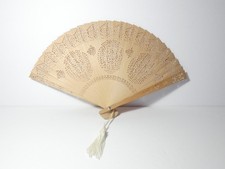 VTG 8" FOLDING HAND FAN CARVED WOOD FILIGREE DETAIL WHITE TASSEL ORIGINAL BOX