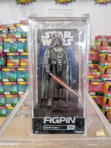 FiGPiN Star Wars A New Hope Darth Vader Collectable Pin #701