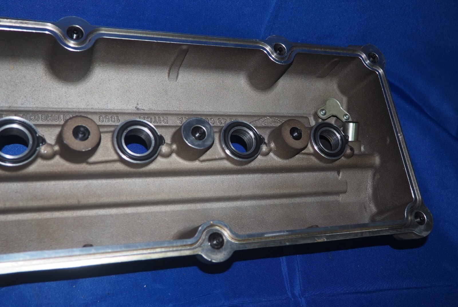 2004-2016 Aston Martin 5.9L 6.0L V12 AM Engine Right Valve Cover OEM 40K Miles