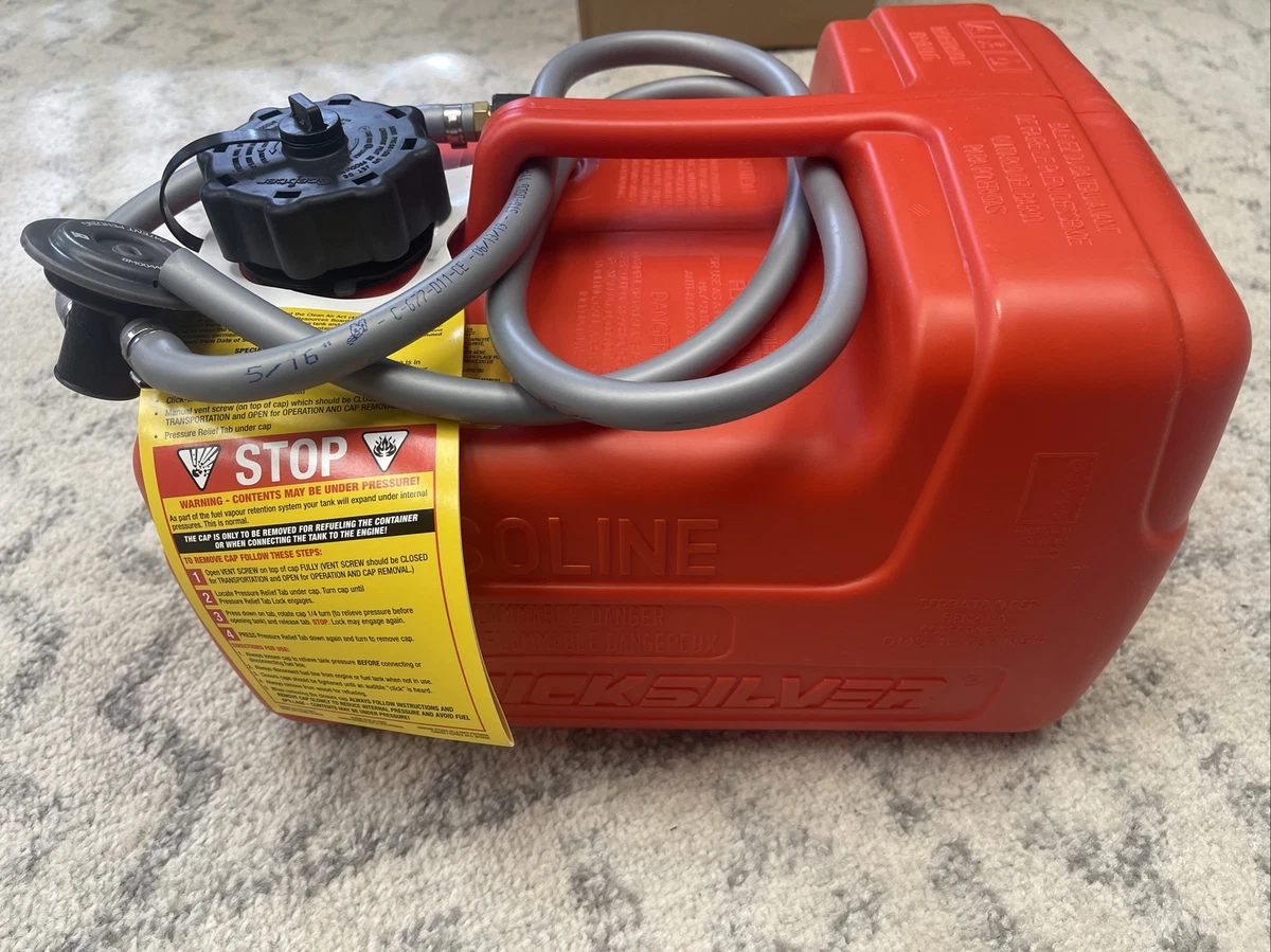 QuickSilver/Mercury 3 Gallon Portable Gas Tank with Hose 8m0060610 