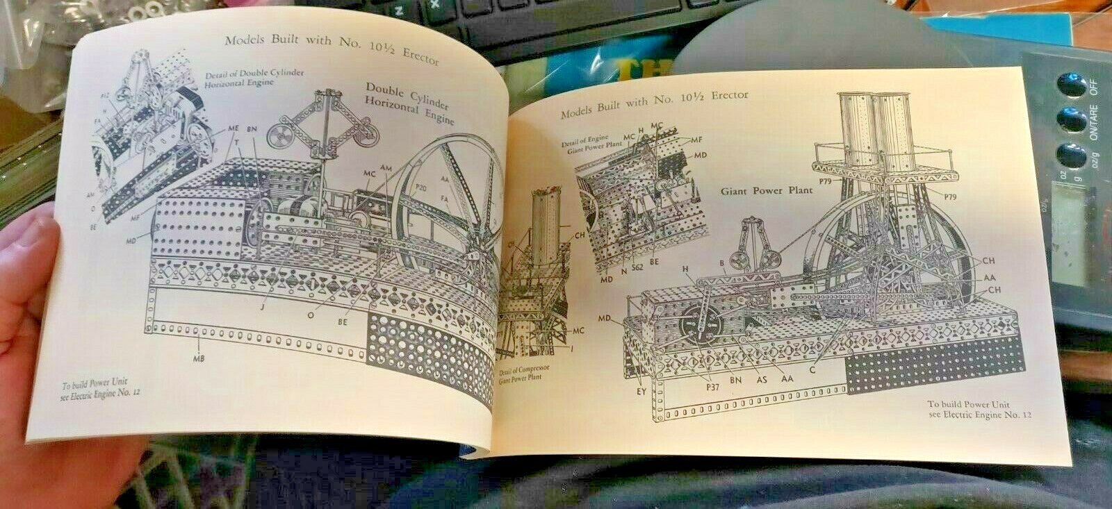 C1948 10 1/2  A.C. GILBERT ERECTOR SET DARK BLUE BOY MANUAL DESIRED BACK COVER