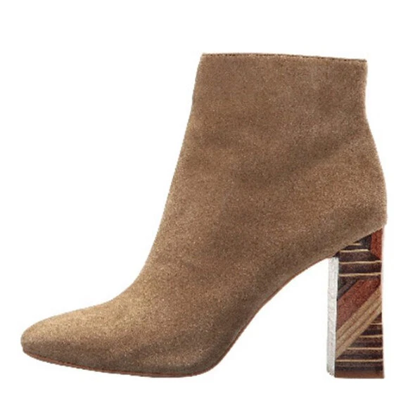 NEW Vince Camuto Women Brynta2 Geometric Wood Block Heel Slim
