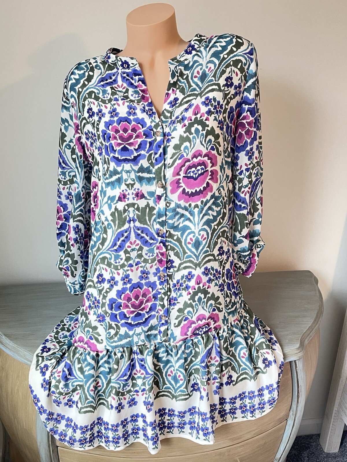 Marty M Dawn Dress Medium Orchid White Pink 3/4 Sleeve Lined ruffle Flounce